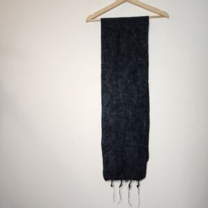 Zig Zag Collection Black 100% Wool Thin Scarf Tassels